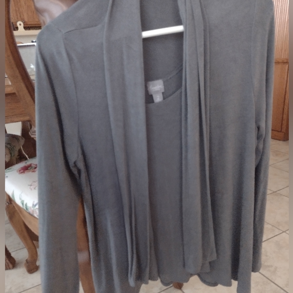 Chico's Travelers 2 set cardigan and under top gray color medium sz 12
